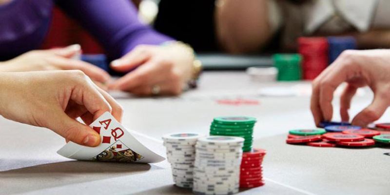 Những thế bài trong poker là gì? 